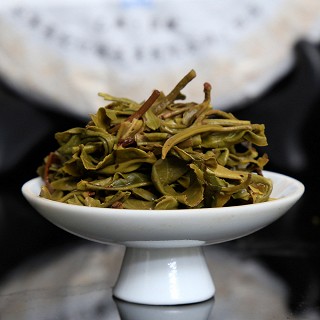 易记茶业 老班章生茶 450克(易记)