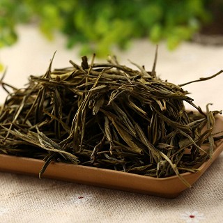 腾临 枪林箭雨绿茶叶(200克)