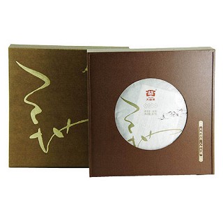 大益 2012年天地人和普洱茶(礼盒装)